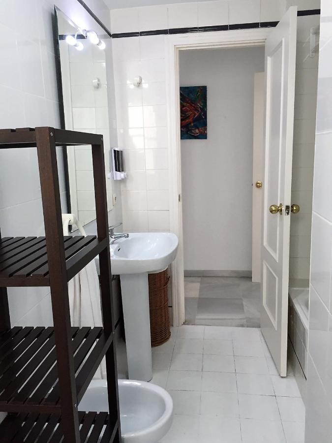Luminoso Y Amplio Apartamento En El Centro Historico De Sevilla Екстер'єр фото